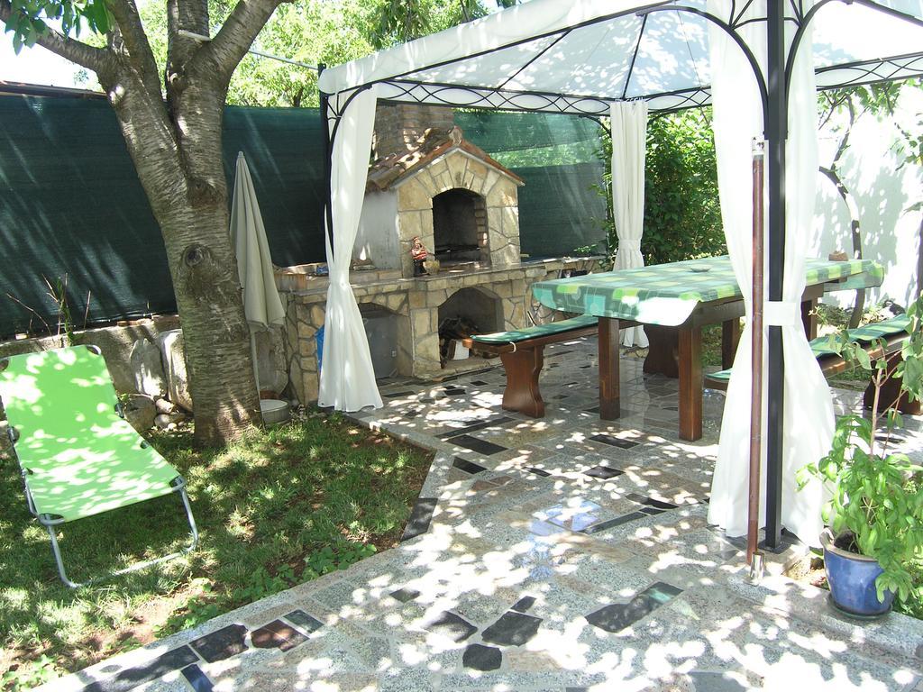 Apartman Vera Krk Town Bagian luar foto
